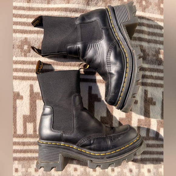 Dr Martens Corran Chelsea Atlas Heeled Boots - Picture 2 of 12